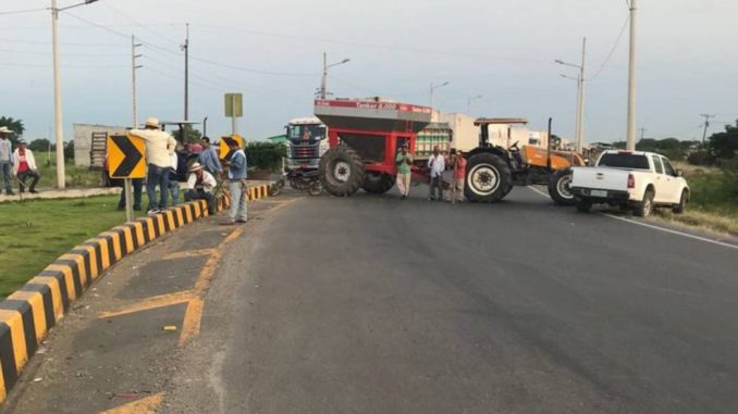 Arroceros cierran vías