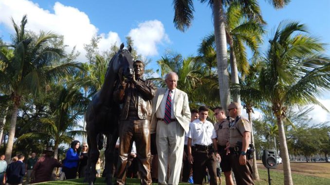 Ronald Reagan estatua mismi