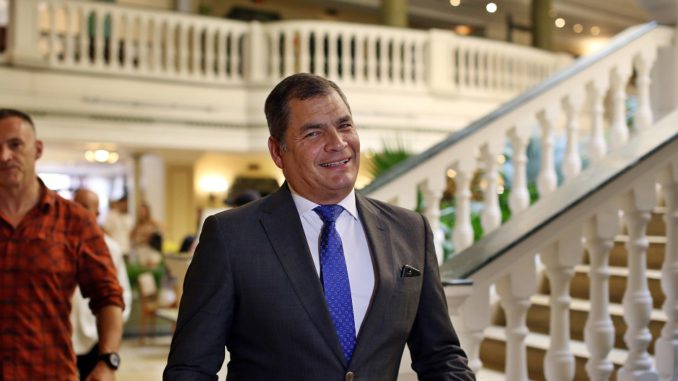Correa: relacionarme con FARC es una cortina de humo por desastre en frontera