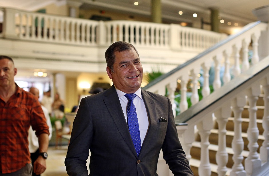 Correa: relacionarme con FARC es una cortina de humo por desastre en frontera