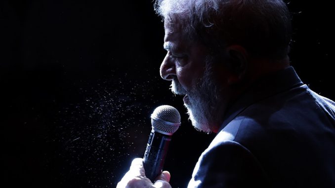 El juez Sergio Moro decreta la prisión del expresidente Lula