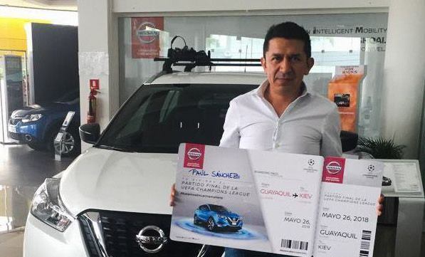 nissan ganador carro