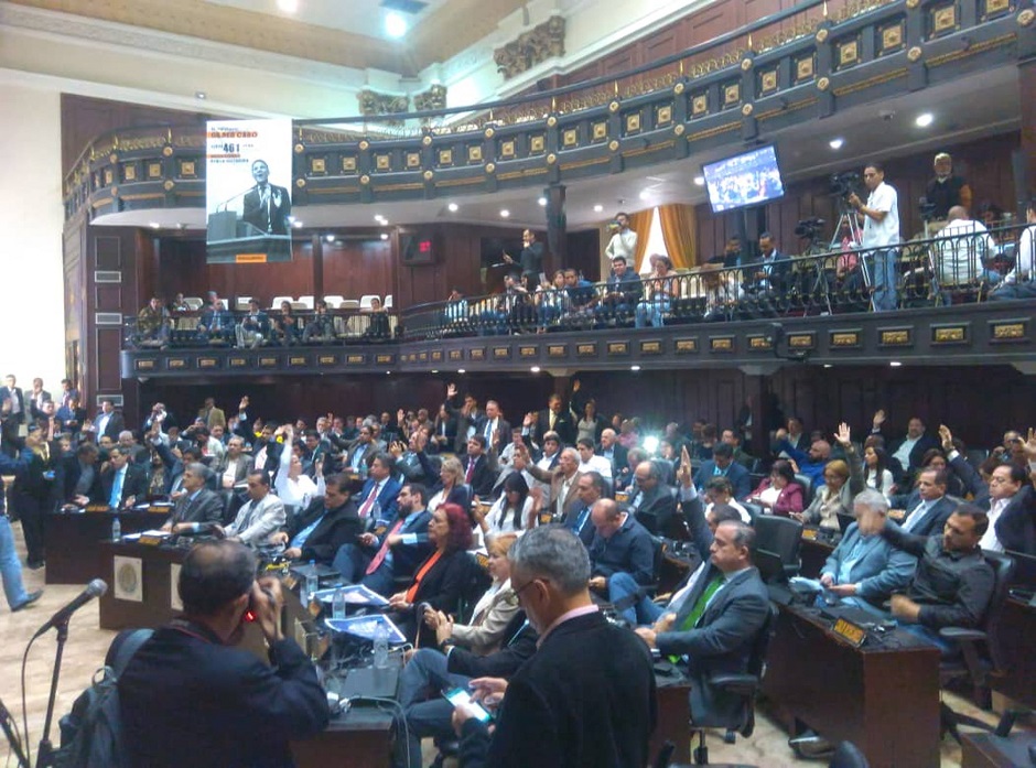 Parlamento aprueba el inicio de un juicio contra Maduro por corrupción