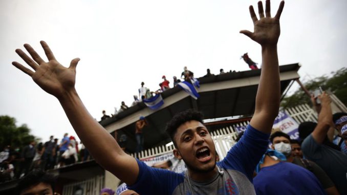 Manifestantes exigen la renuncia del presidente Daniel Ortega