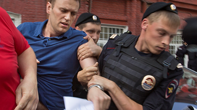 Police-officers-detain-Russian-opposition-leader-Alexei-Navalny-AP