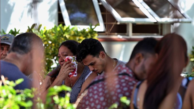 Familiares llegan a La Habana para identificar a víctimas de accidente aéreo