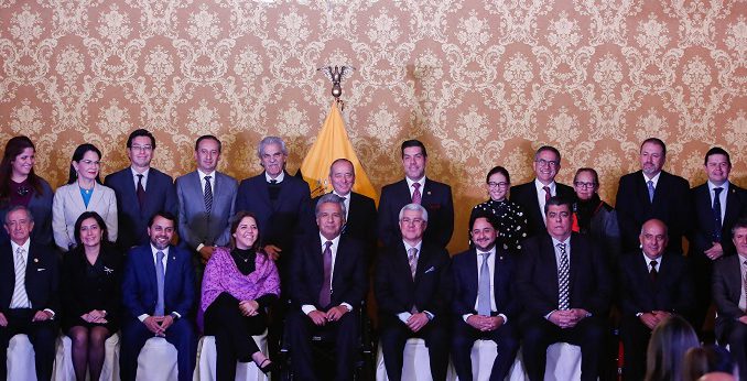 Toman posesión los nuevos integrantes del gabinete del presidente de Ecuador