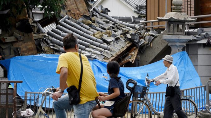 Seísmo de 6,1 grados causa 3 muertos y mas de 200 heridos en Japón