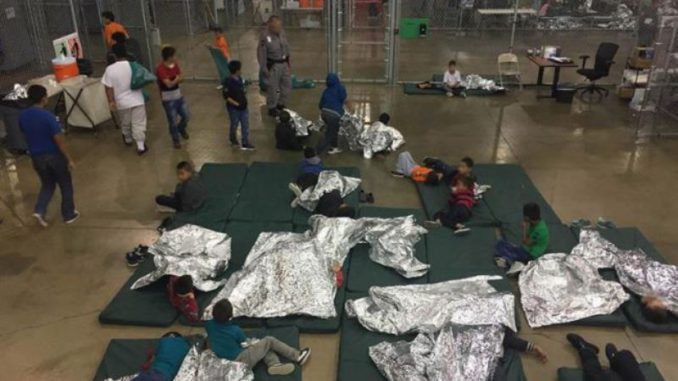 niños separados de sus padres
