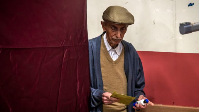 Turkish people vote in snap elections