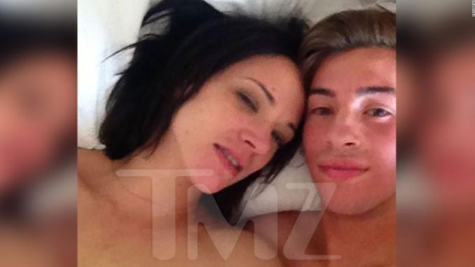asia argento y jimmy bennedett
