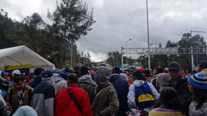 Venezolanos varados en frontera piden una "ruta humanitaria" hacia Perú