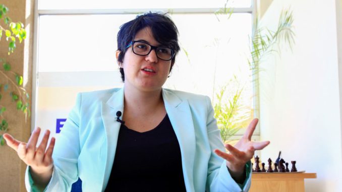 Ajedrez, la metáfora de la sociedad con la que ecuatoriana combate violencia