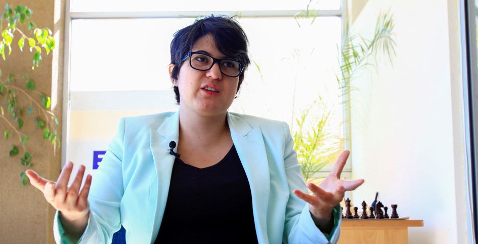Ajedrez, la metáfora de la sociedad con la que ecuatoriana combate violencia