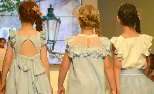 niñas pasarela