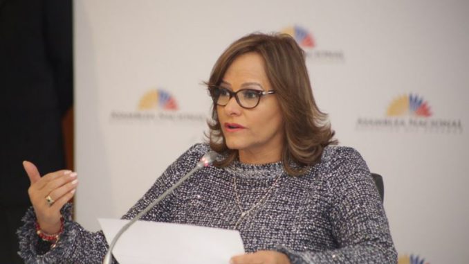 elizabeth cabezas