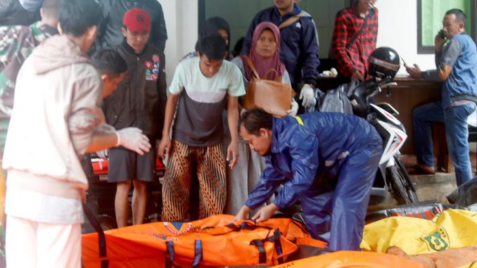 Tsunami hits Sunda Strait in Western Indonesia