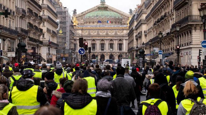 Yellow vests protest in Paris