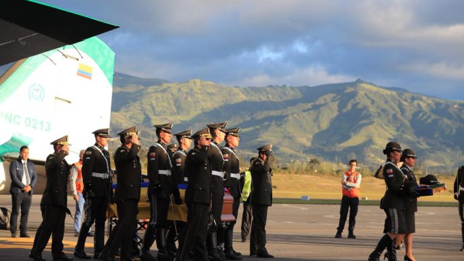 Llegan a Quito restos de la cadete ecuatoriana fallecida en atentado en Bogotá