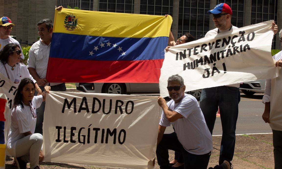 Venezolanos piden a Bolsonaro que nos les deje «solos» y presione a Maduro
