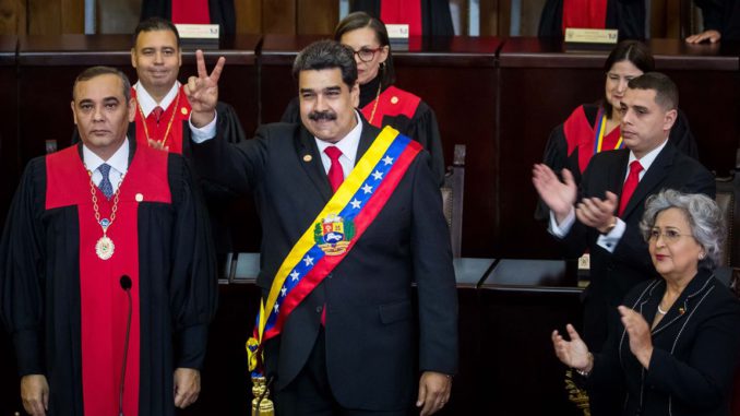 Maduro jura para segundo período y será presidente de Venezuela hasta 2025