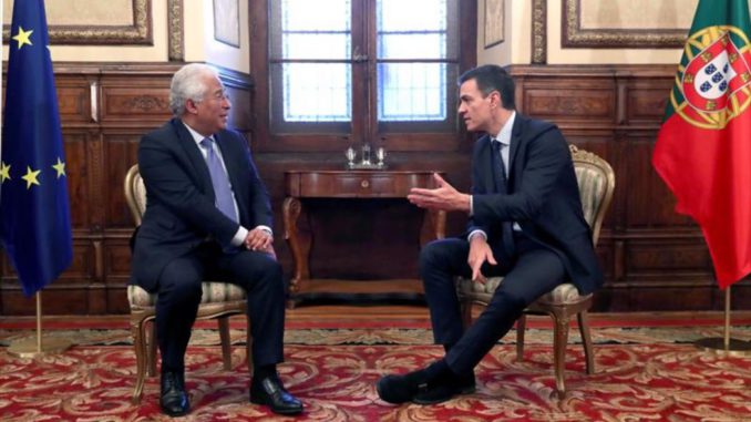 posible candidatura conjunta de ambos países junto a Marruecos para organizar el Mundial de Fútbol de 2030, entre otros asuntos. EFE/Archivo