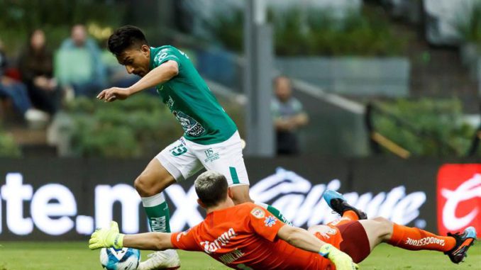 Ángel Mena en León