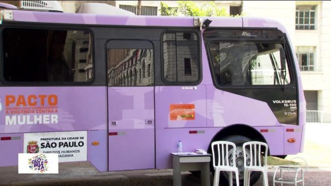 bus lila contra asedio en sao paulo