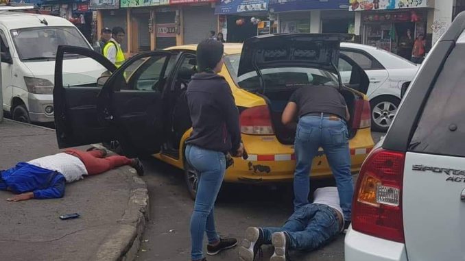 mujer policia