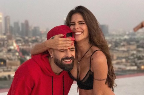 Mike Bahia y Greeicy Rendon