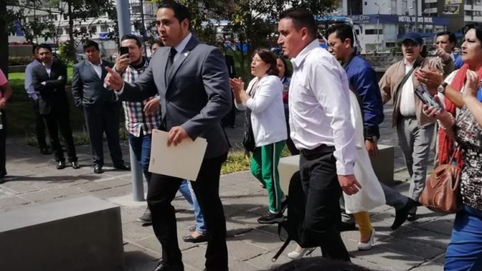 Ronnie aleaga denuncia