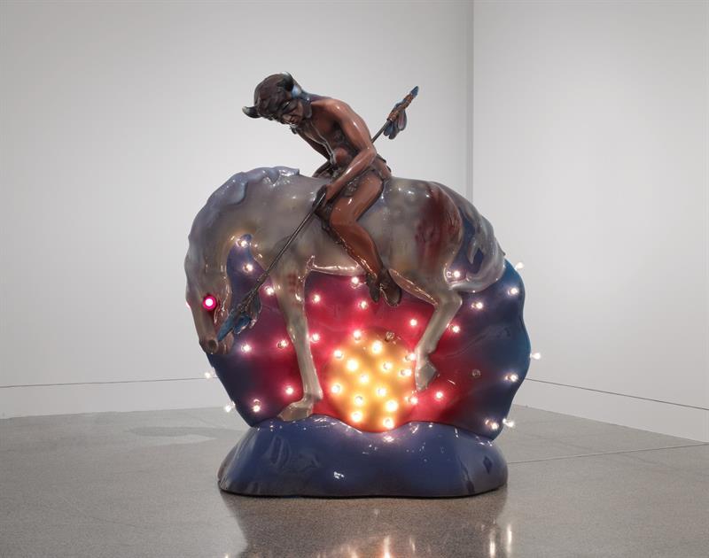 tipo a caballo latin art