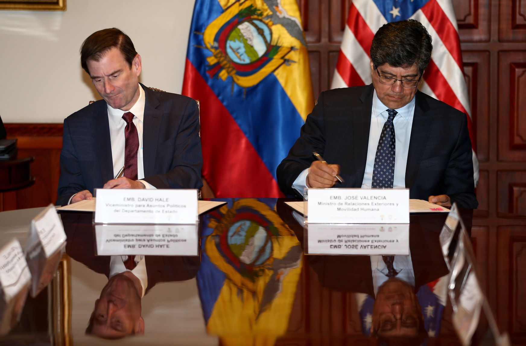 Ecuador y EEUU firman nuevos acuerdos en materia de seguridad y ...
