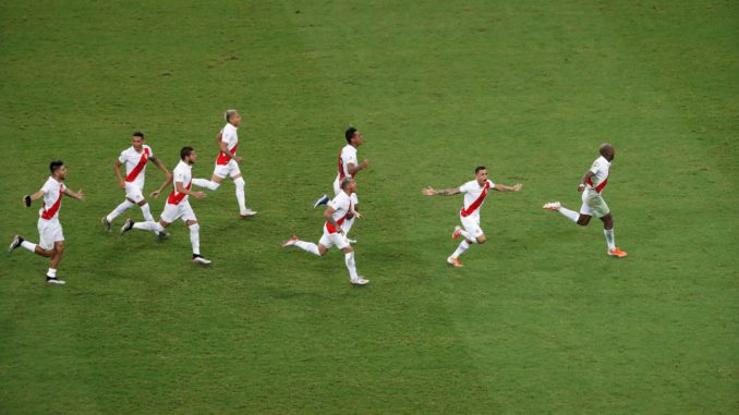 peruanos celebran