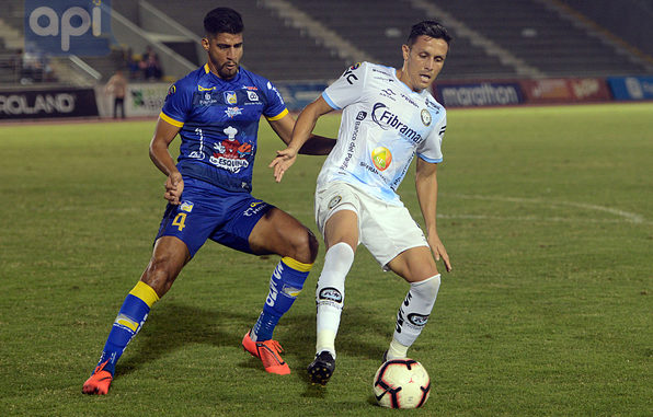 Delfin vs Gye City