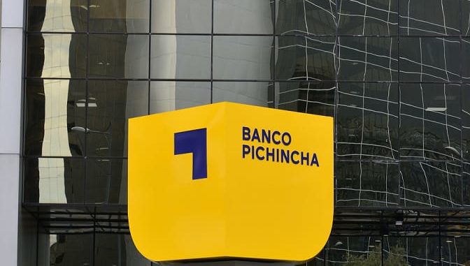 banco pichincha domingo
