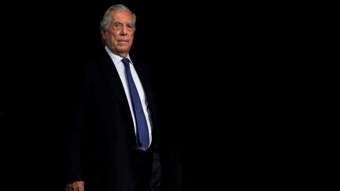Vargas Llosa lanza libro guatemala
