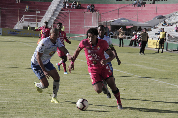 El Nacional vence al Macará por 1-0; no entra a playoffs | La República EC