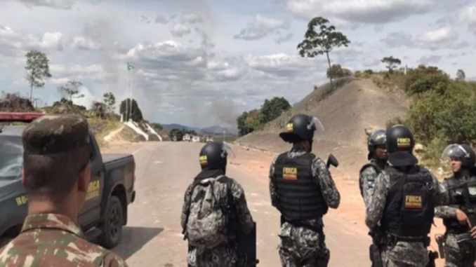 Militares