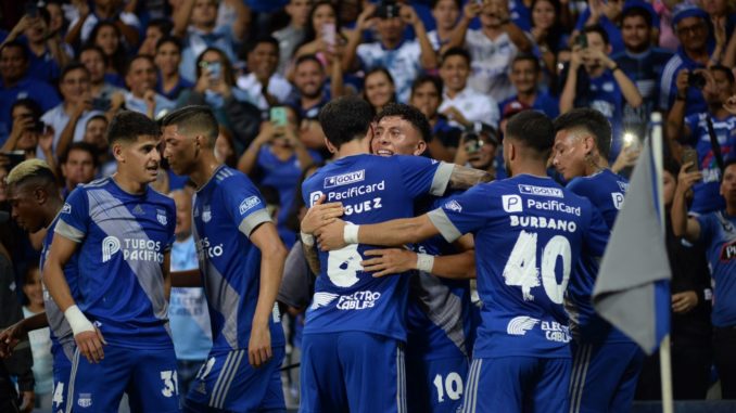 emele explosión azul