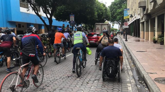gente-en-bicicleta-masa-critica