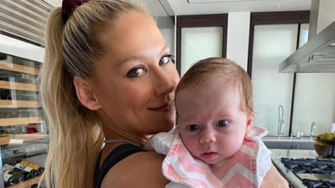 mary iglesias bebe