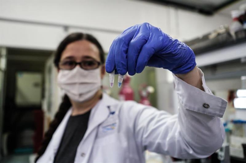 Japón aprueba un nuevo test PCR con saliva más seguro para el personal