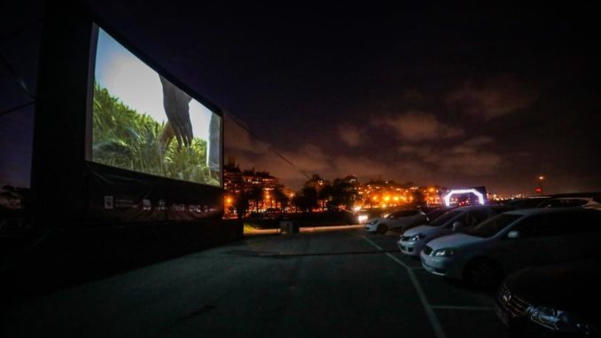 auto cine quito