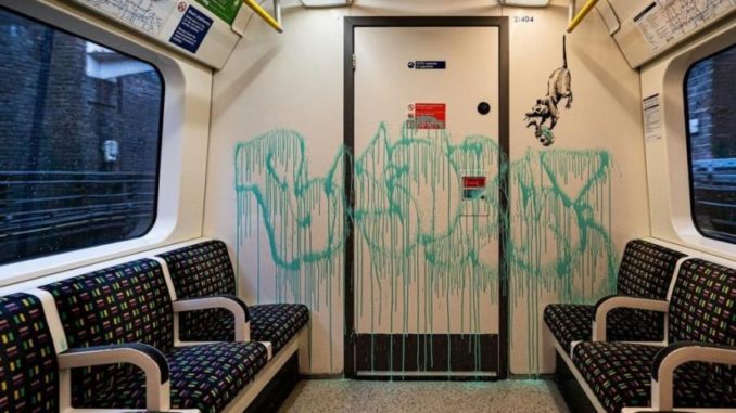 uno-de-sus-grafitis-en-el-metro-londinense