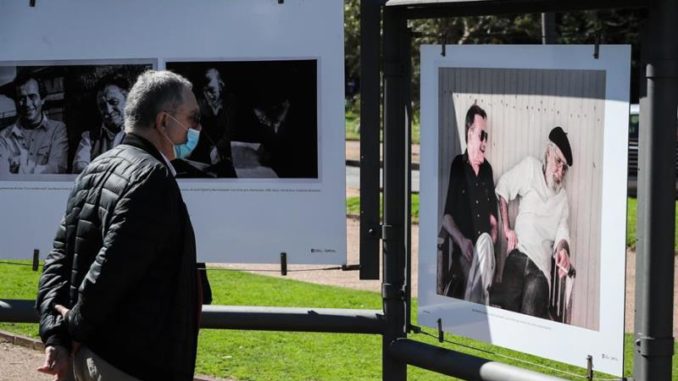 Benedetti muestra fotografica
