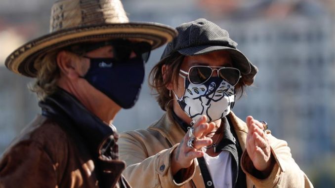 Johnny Deep y amigo