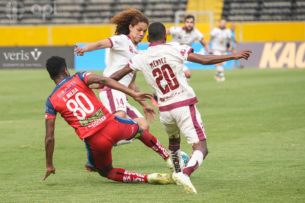 nacional vs tecnico universitario