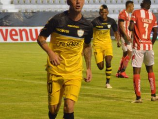 Barcelo le gana 2-0 a Técnico Universitario