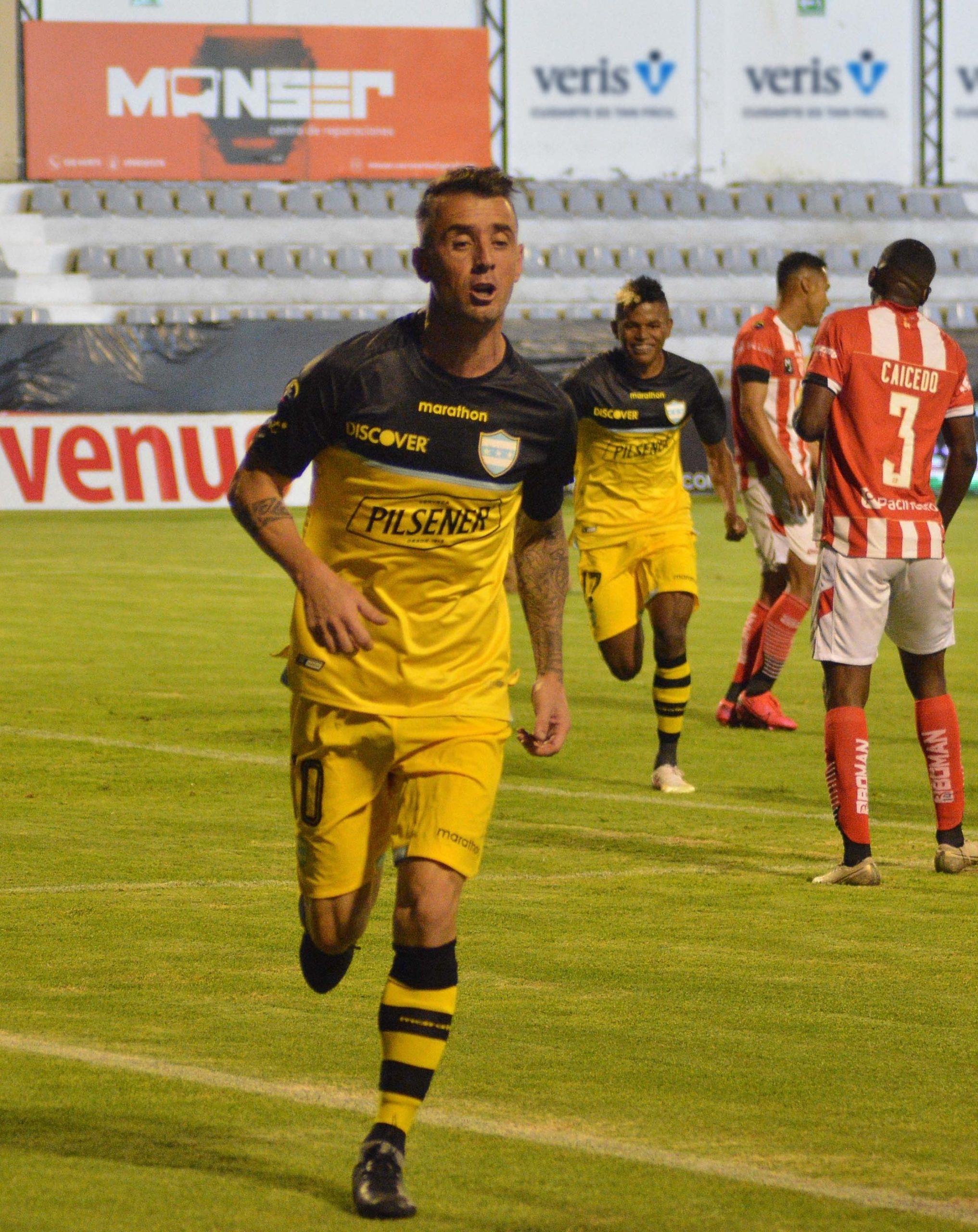Kitu Diáz asegura el partido poniendo el 2-0 ante Técnico Universitario